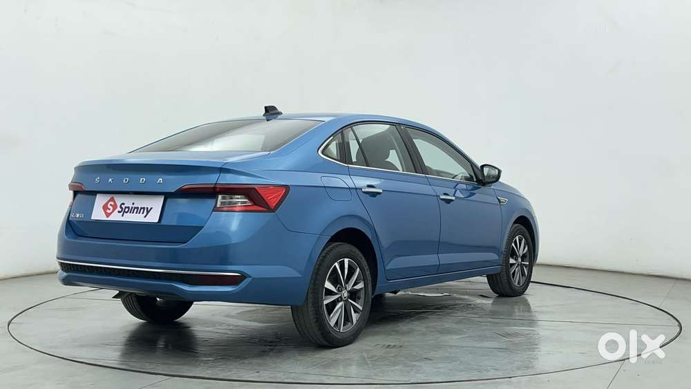 Skoda Slavia Style 1.0l Tsi At, 2023, Petrol