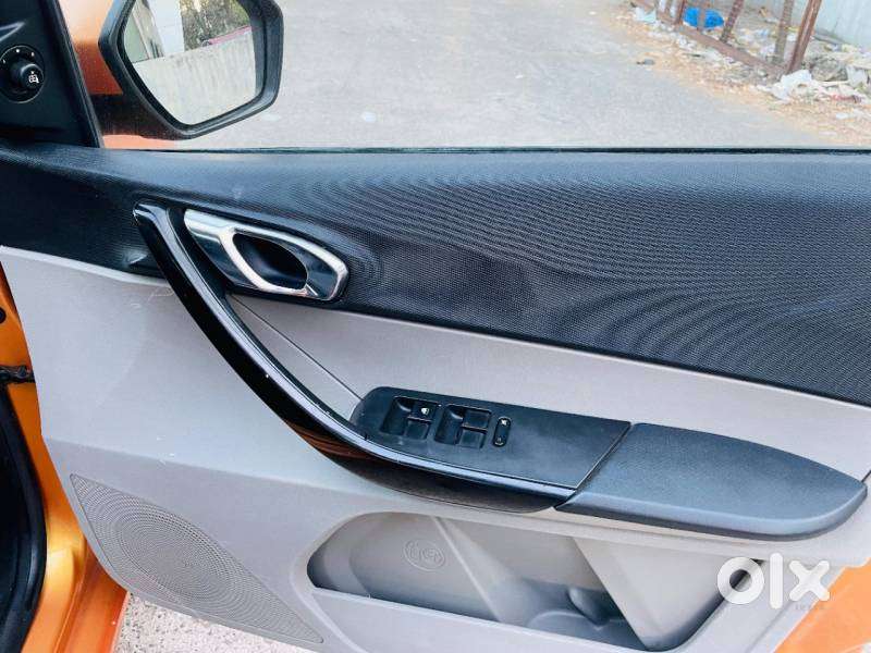 Tata Tiago 1.2 Revotron Xza, 2018, Petrol