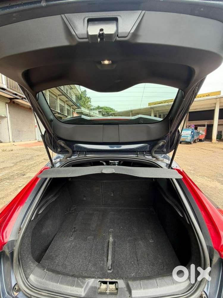 Volvo V40 2015 Diesel Well Maintained