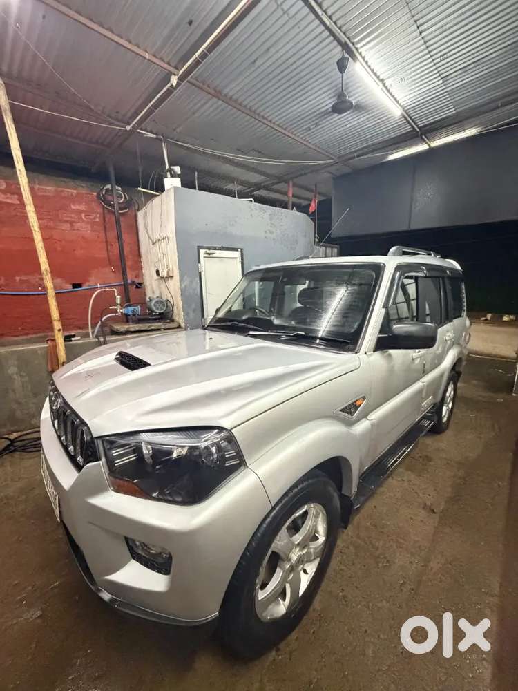 Mahindra Scorpio S10 Diesel 2017