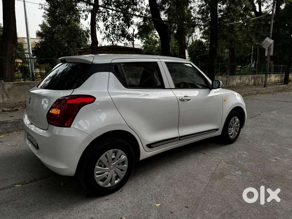 Maruti Suzuki Swift 1.2 Lxi (o), 2022, Petrol