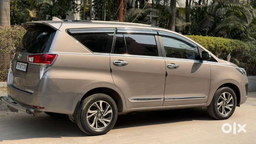 Toyota Innova Crysta 2.4 G Mt 8s, 2022, Diesel