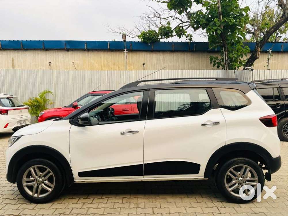 Renault Triber Rxz, 2023, Petrol