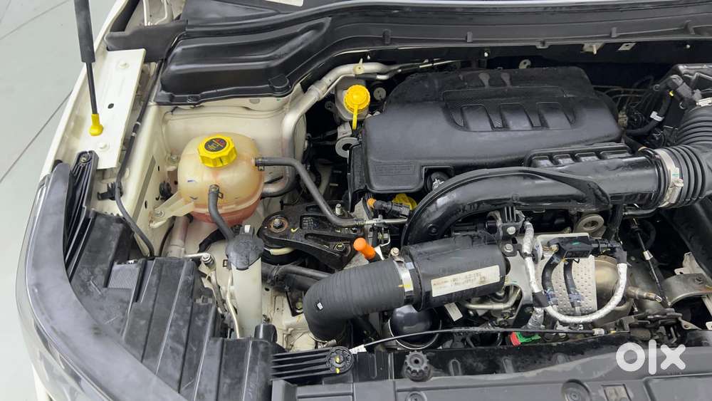 Mahindra Xuv300 W8 Amt Optional Diesel, 2023, Petrol