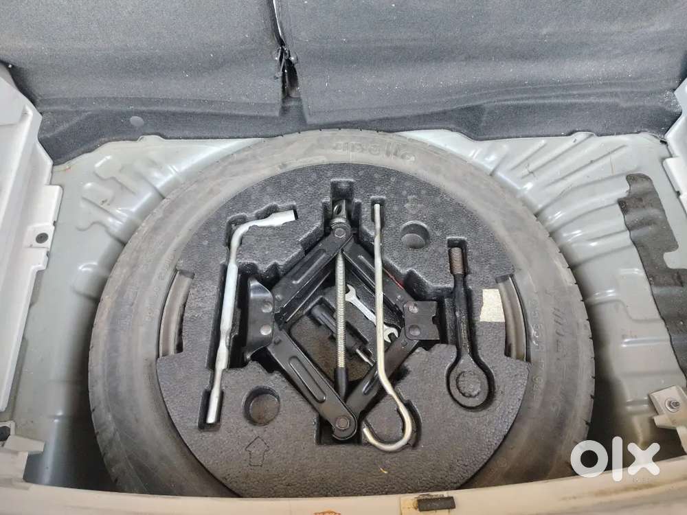 Xuv 300 Top End Black Diesel, 6 Gear Manual Transmission