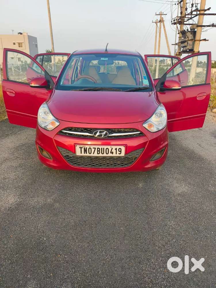Hyundai I10 Sportz 1.2 2013 Complete  Company Service History ..