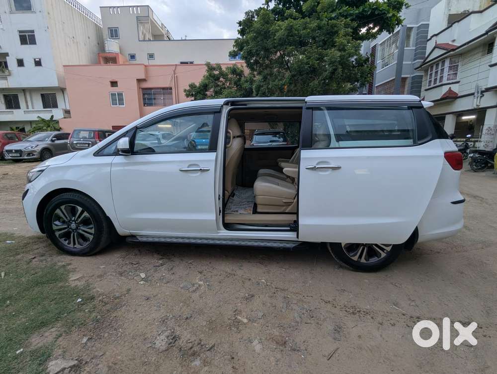 Kia Carnival Premium, 2021, Diesel