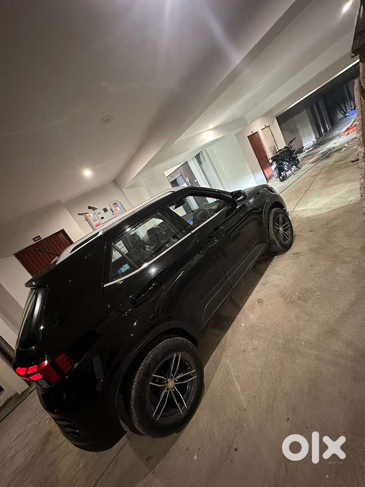 Hyundai Venue 2025 Petrol 15000 Km Driven