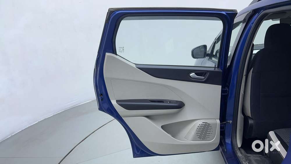 Renault Triber Rxz, 2021, Petrol