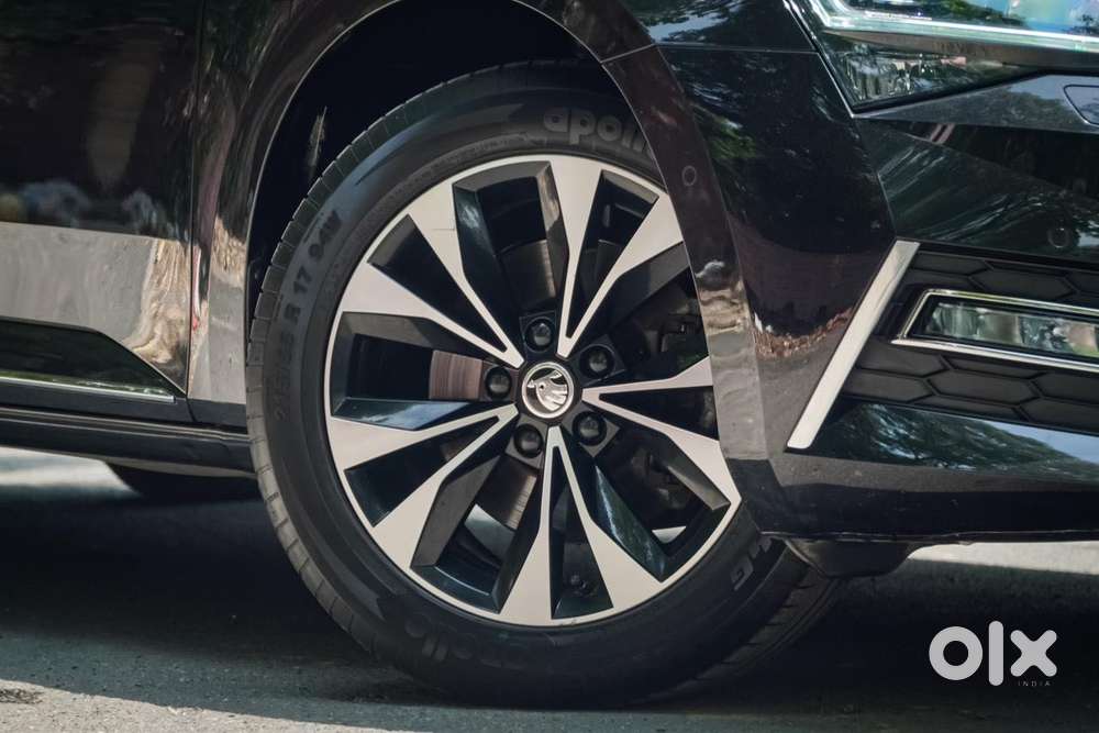 Skoda Superb 2.0 L&k Tsi At, 2023, Petrol