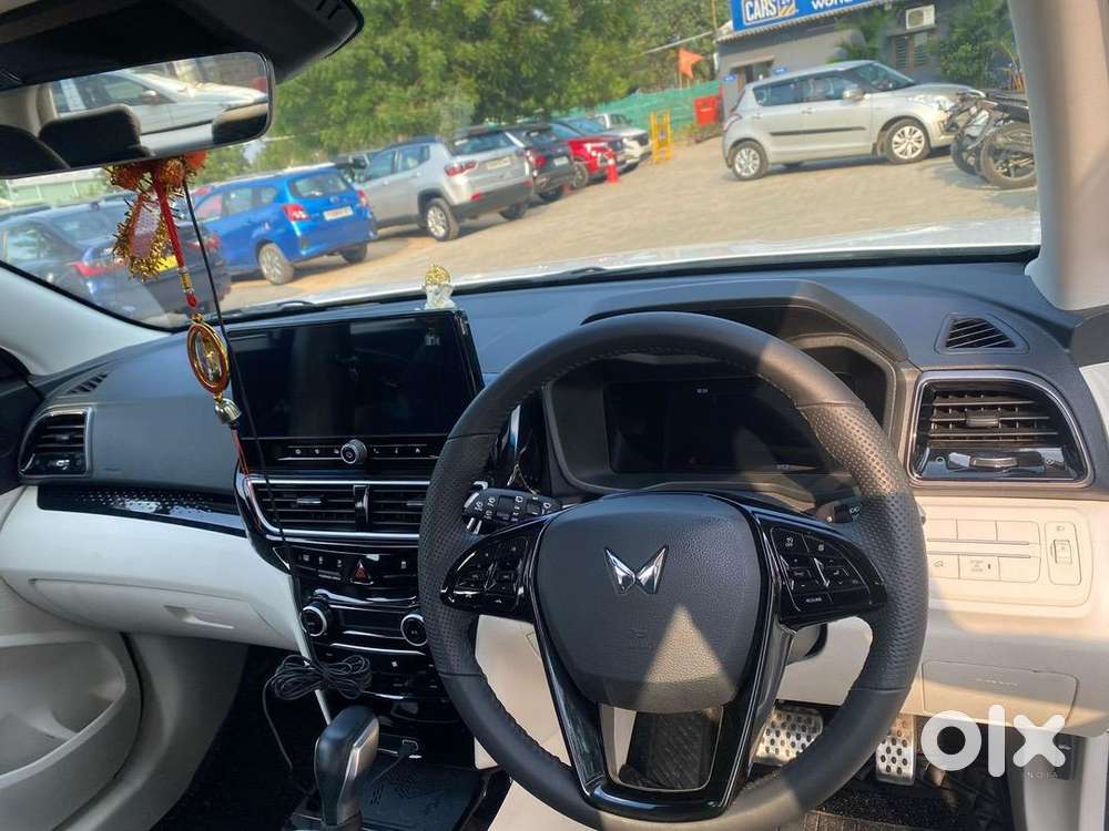 Mahindra Xuv 3xo Ax5l 2024 Petrol Well Maintained