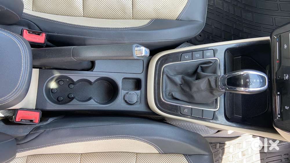 Skoda Slavia 1.0 Tsi Style At, 2022, Petrol