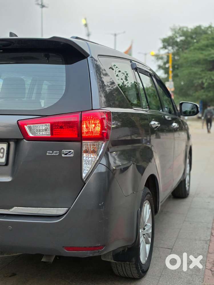 Toyota Innova Crysta 2.8z Automatic, 2016, Diesel