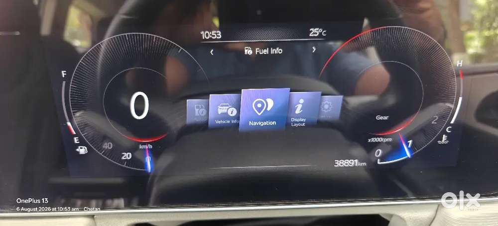 Mahindra Xuv700 Ax3 Mt 5str  Petrol Manual