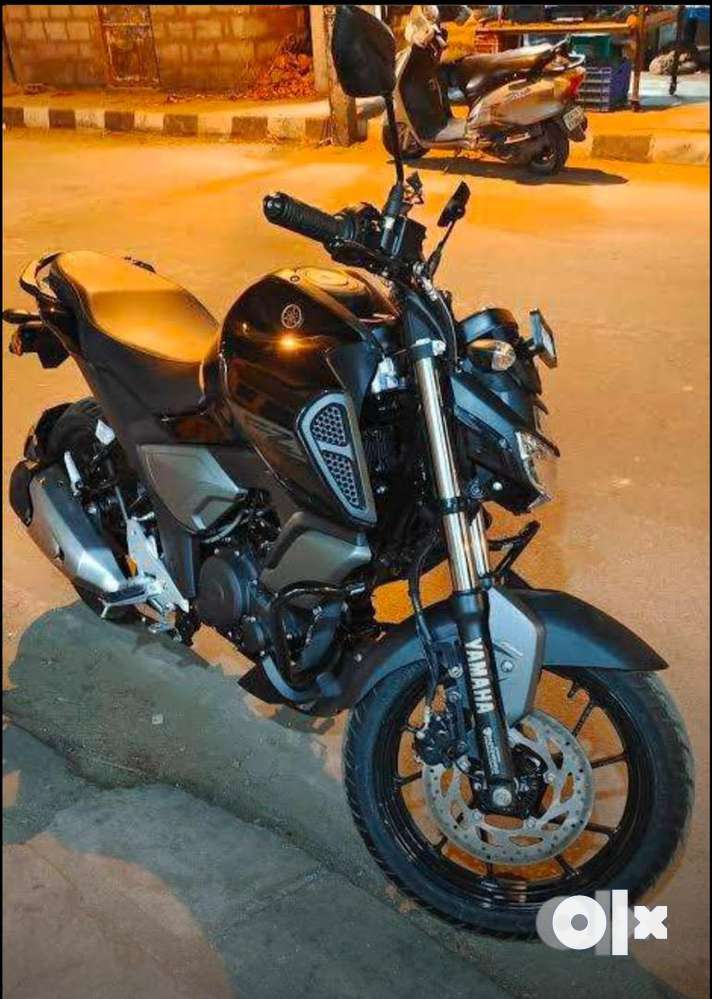 yamaha fz v3 black colour