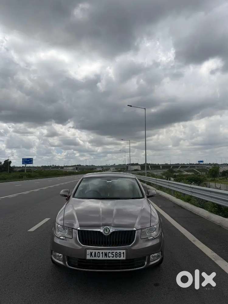 Skoda Superb 2011 Petrol 80452 Km Driven