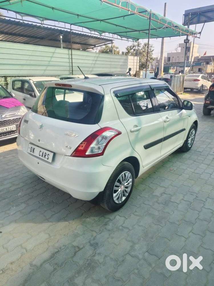 Maruti Suzuki Swift Vxi + Manual, 2014, Petrol