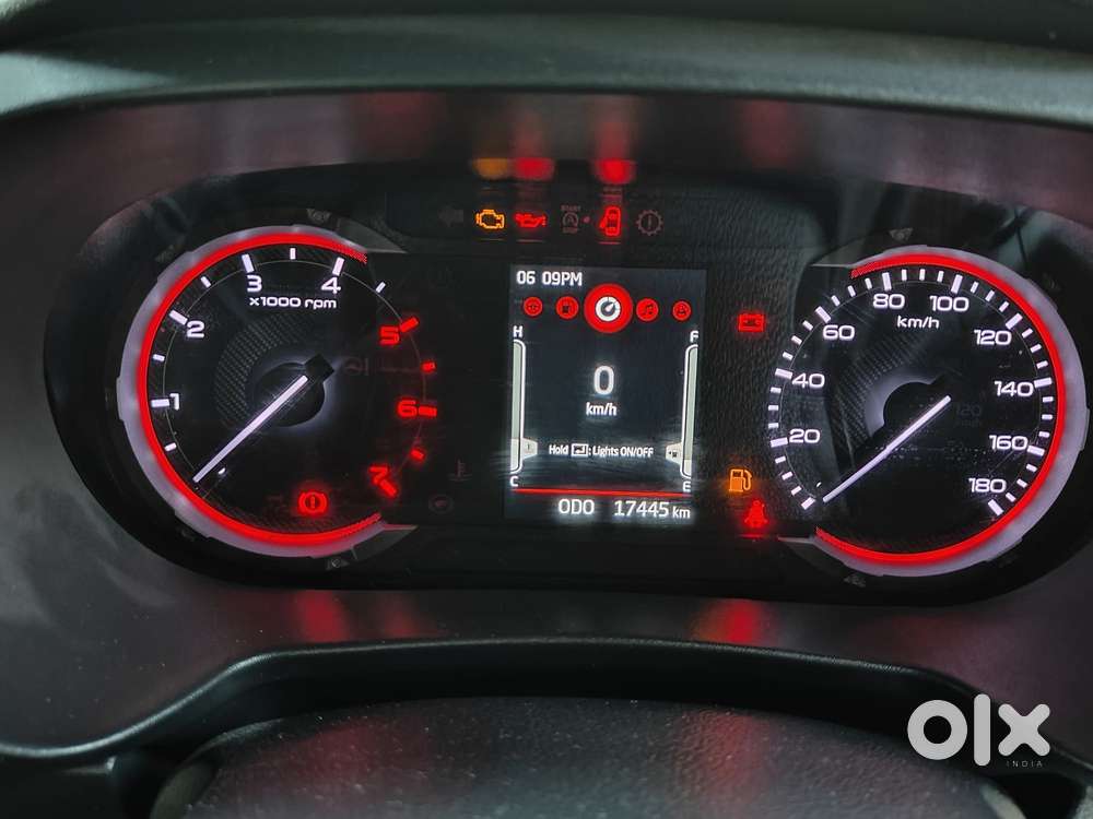 Mahindra Thar Lx Convertible Top Diesel Mt 4wd, 2023, Diesel