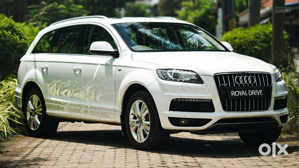Well Maintained White Audi Q7.