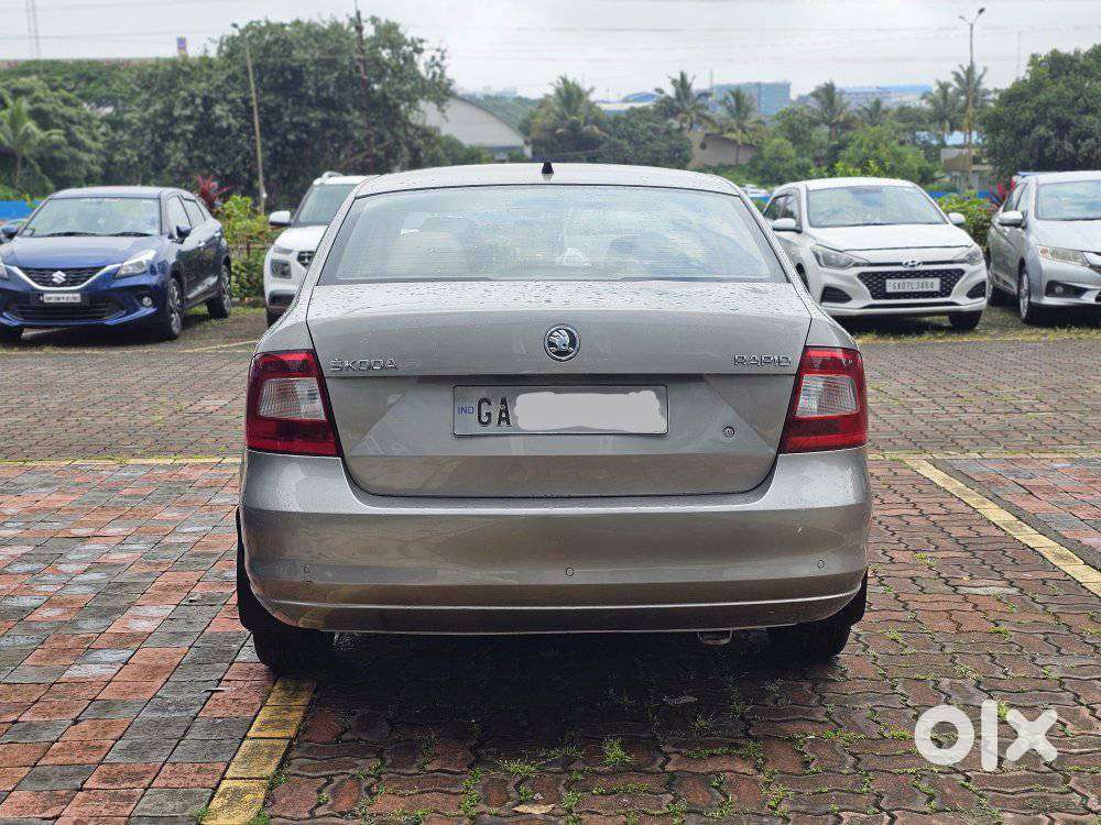 Skoda Rapid 1.6 Mpi At Ambition Plus Alloy, 2015, Petrol