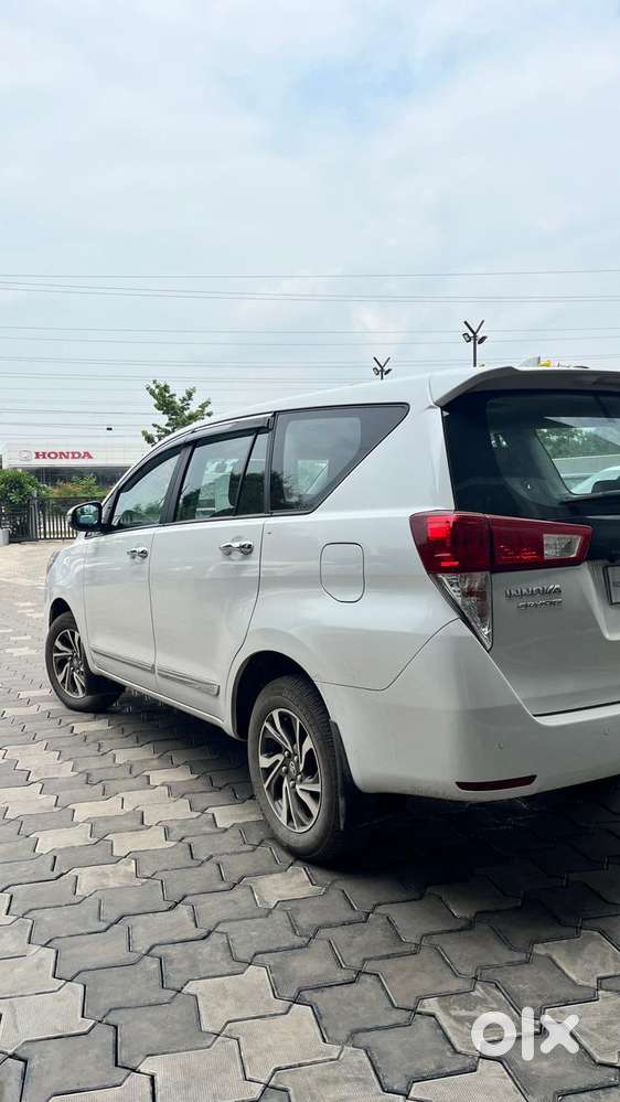 Toyota Innova Crysta 2.4 G Mt, 2025, Diesel