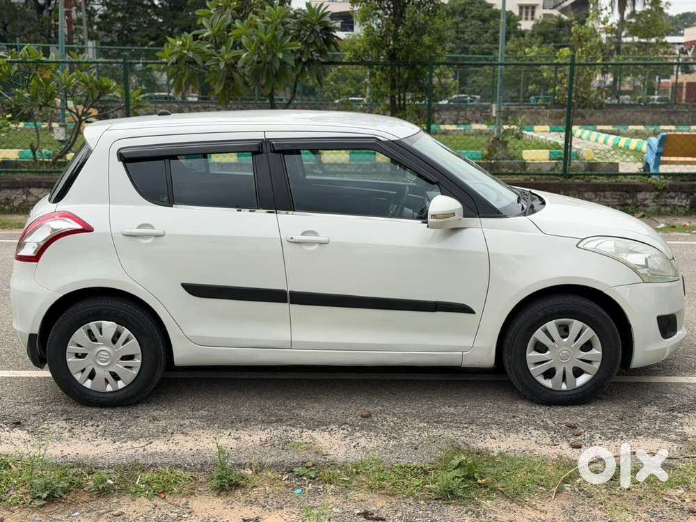 Maruti Suzuki Swift Vxi, 2012, Petrol