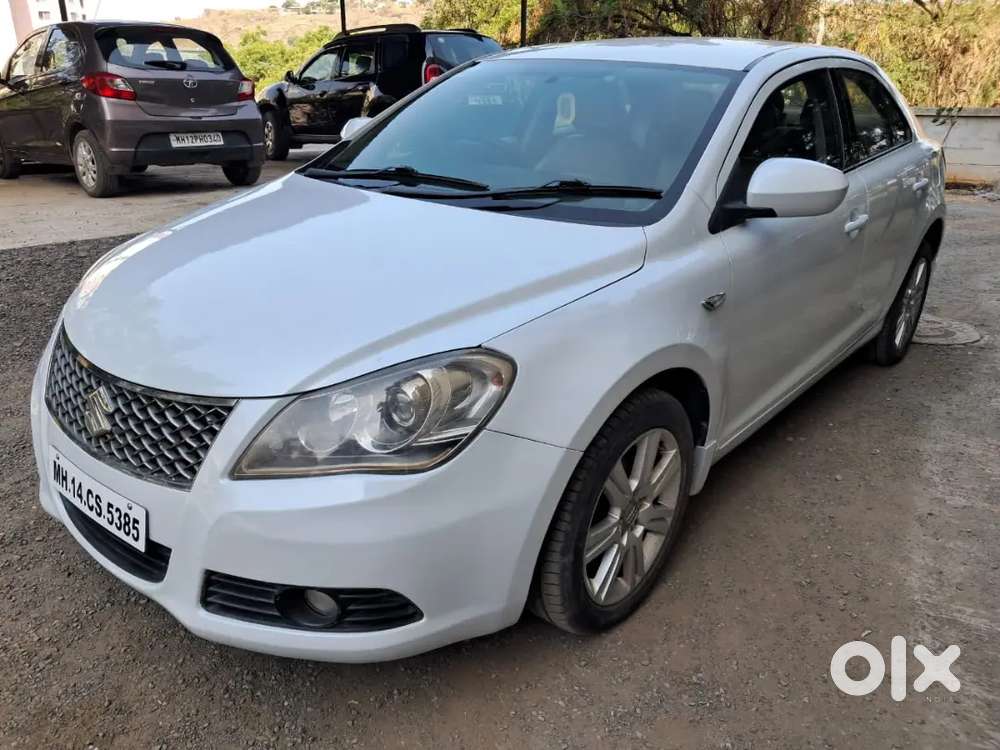 Maruti Suzuki Kizashi 2.4 2012