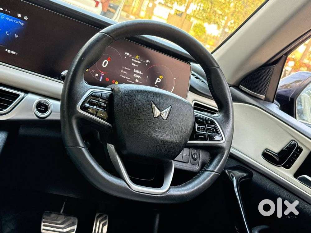 Mahindra Xuv700 2.0 Ax 7 Petrol At Luxury Pack Str, 2023, Petrol