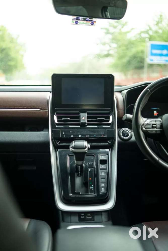 Toyota Innova Hycross 2.0 Vx Hybrid 7 Str, 2024, Petrol