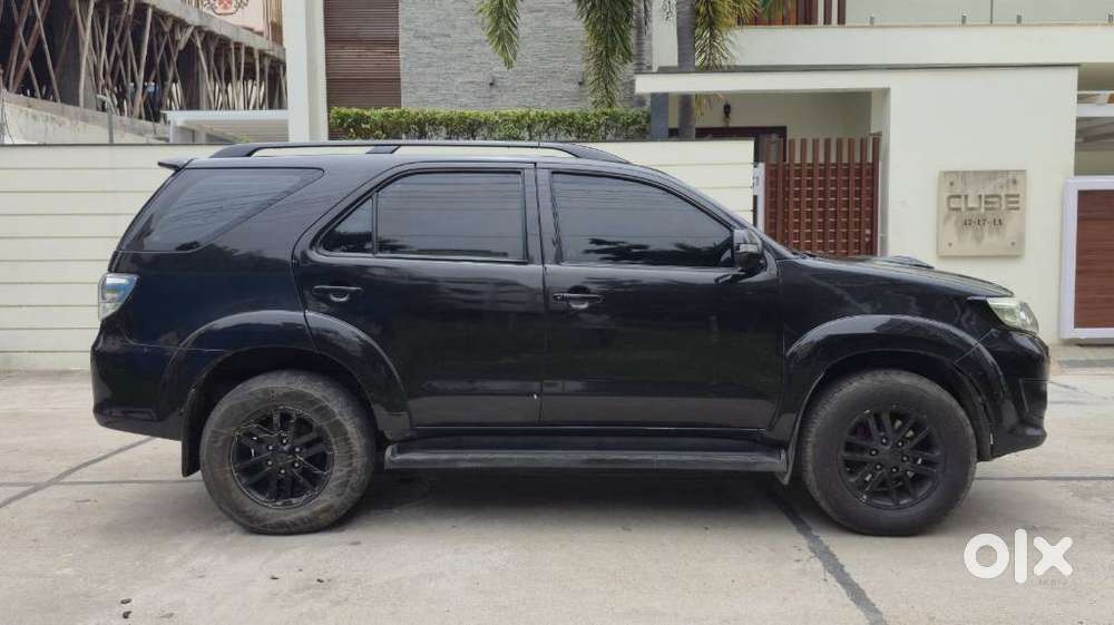 Toyota Fortuner 4x2 Manual, 2014, Diesel