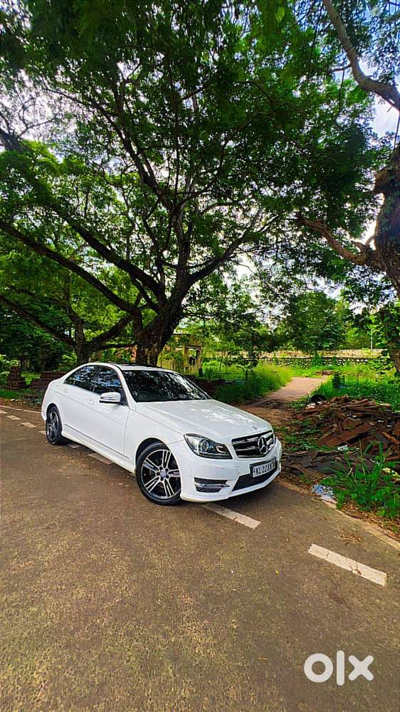 Pearl White 2014 Mercedez Benz 220