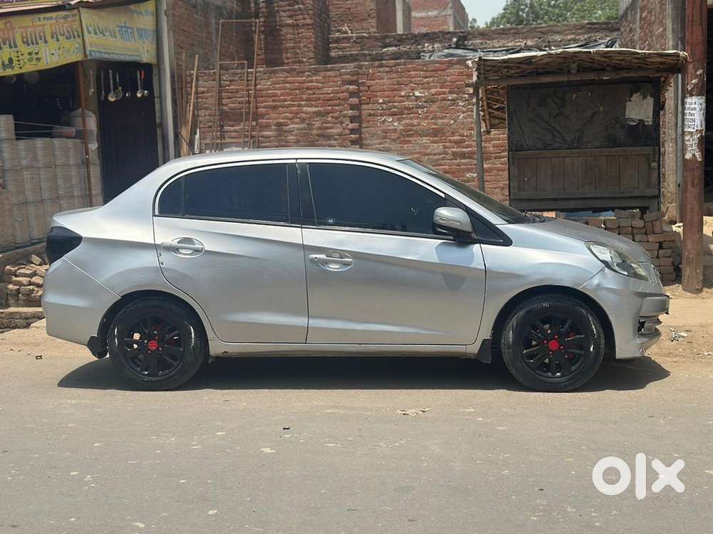 Honda Amaze 2nd Gen 2014 Diesel Well Maintained