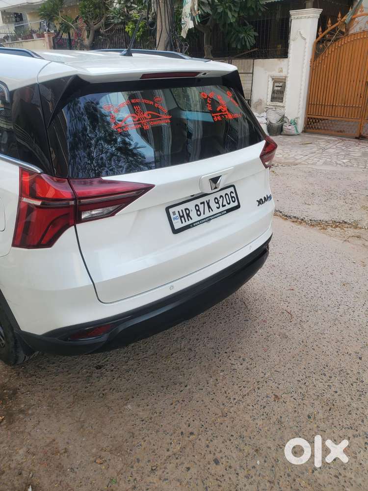 Mahindra Xuv700 2.0 Mx Petrol Mt 5 Str, 2023, Petrol