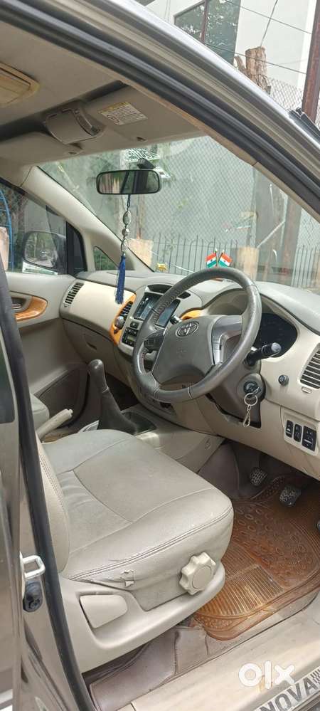 Toyota Innova 2.5 V 7 Str, 2011, Diesel