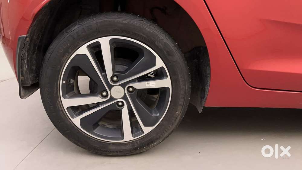 Tata Altroz Xz Plus I-turbo (s), 2023, Petrol