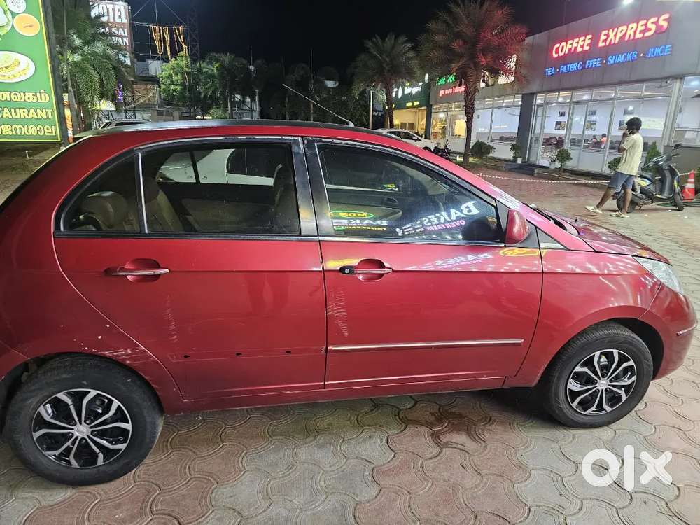 Vista Quadrajet 2012 Red