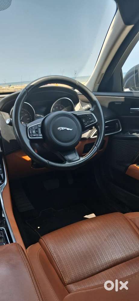 Jaguar Xe Prestige, 2016, Petrol