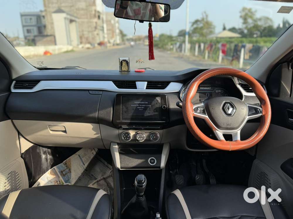 Renault Triber Rxz, 2022, Petrol