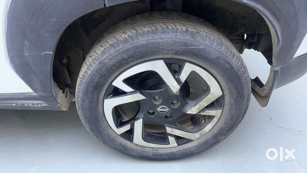 Nissan Magnite 1.0 Xv Premium Turbo Cvt, 2021, Petrol