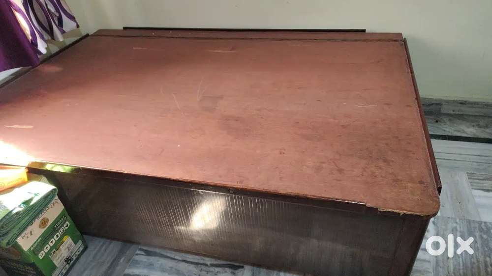 Big Single box bed (deewan)