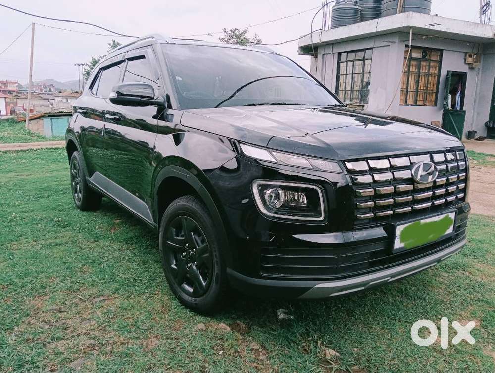 Hyundai Venue 2024 Petrol 9000 Km Driven