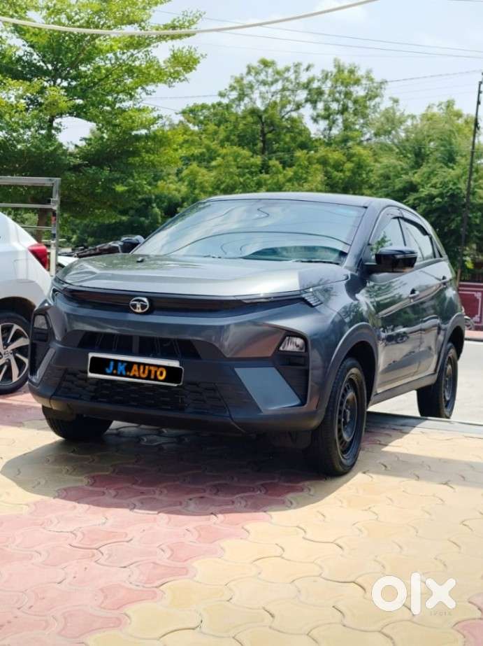 Tata Nexon Smart Plus1.2 Revotron Petrol 5 Mt, 2024, Petrol