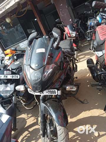 Bajaj pulsar 220 second best sale hand price