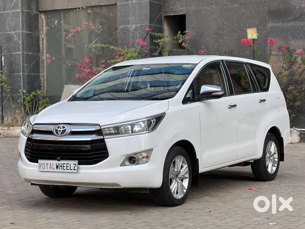 Toyota Innova Crysta 2.8z Automatic, 2016, Diesel