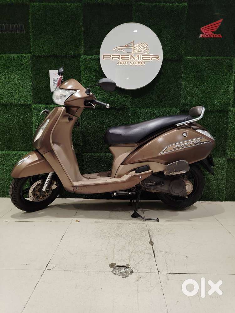Brown Colour Tvs Jupiter Classic All Colours TVS Jupiter 125 DT - Main Image