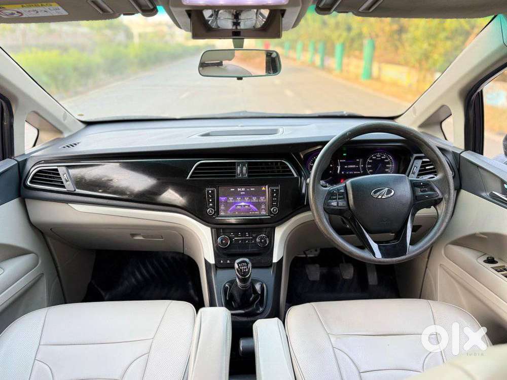 Mahindra Marazzo M6, 2019, Diesel
