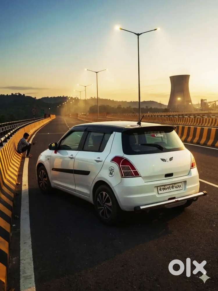 Maruti Suzuki Swift White