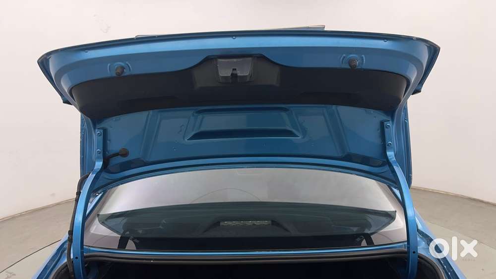 Skoda Slavia Ambition 1.0l Tsi At, 2022, Petrol
