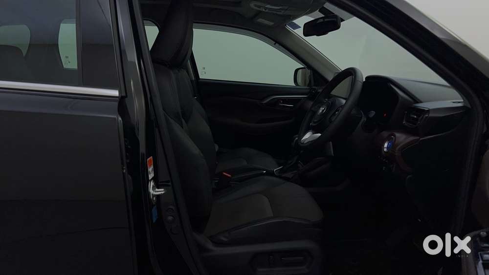 Toyota Urban Cruiser Hyryder 1.5 V Hybrid, 2025, Cng & Hybrids