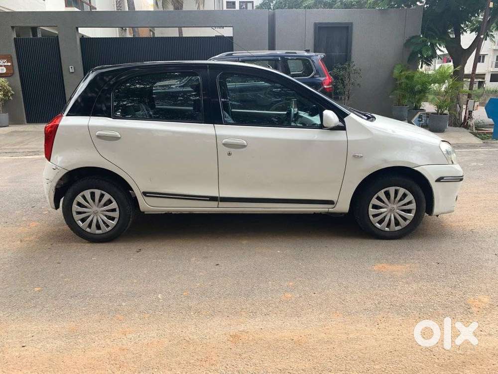 Toyota Etios Liva G, 2011, Petrol